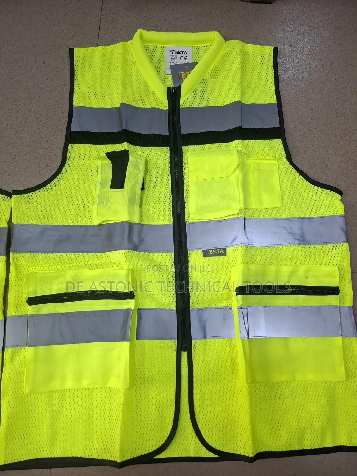 Beta Reflective Jacket With Multiple Pockets