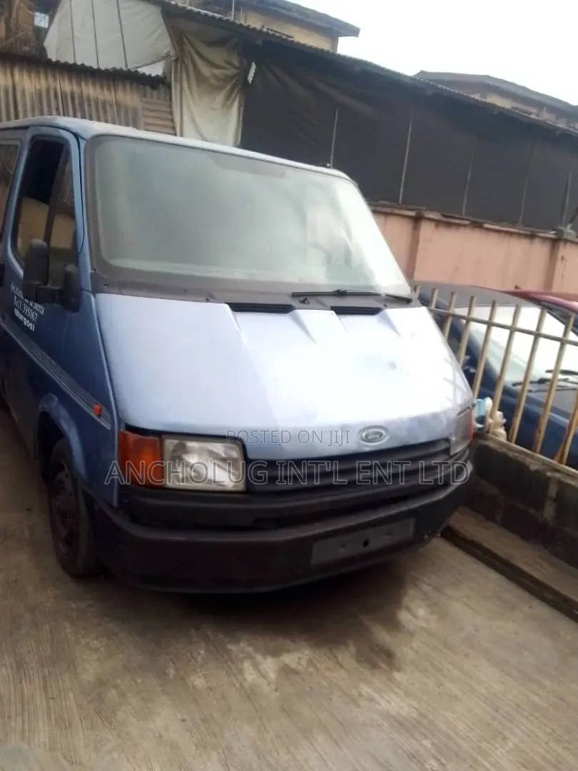Ford Transit 2000 Blue