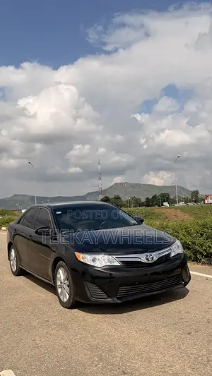 Toyota Camry XLE V6 4dr Sedan (3.5L 6cyl 6A) 2012 Black