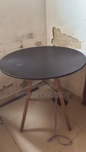 Round Black Wooden Table With Brown Legs – Affordable