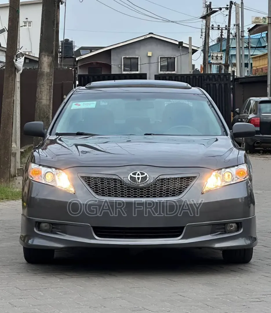 Toyota Camry 2.4 SE Automatic 2008 Gray