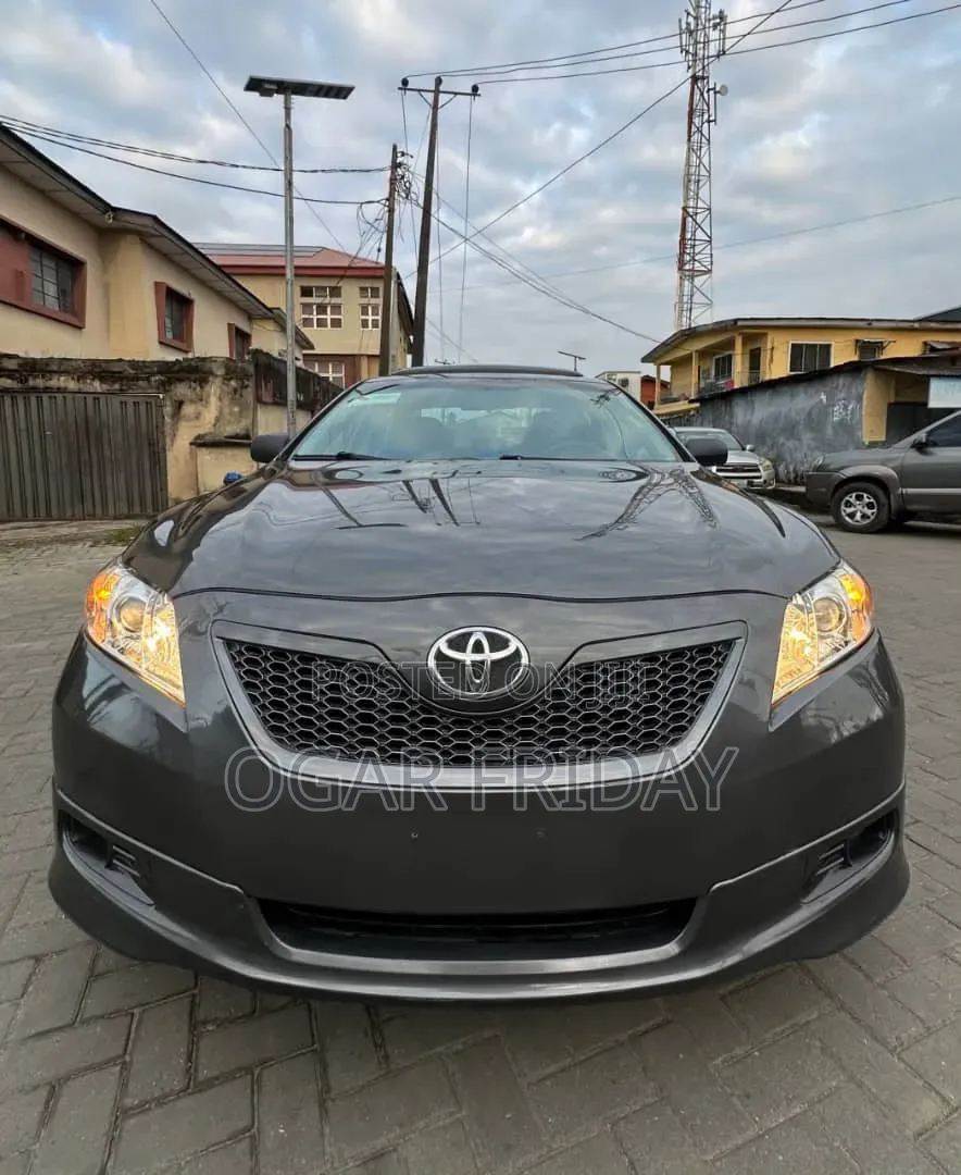 Toyota Camry 2.4 SE Automatic 2008 Gray