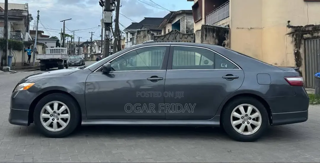 Toyota Camry 2.4 SE Automatic 2008 Gray