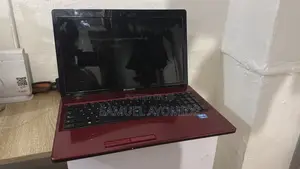 Laptop Lenovo IdeaPad Z585 4GB Intel Core i3 HDD 500GB