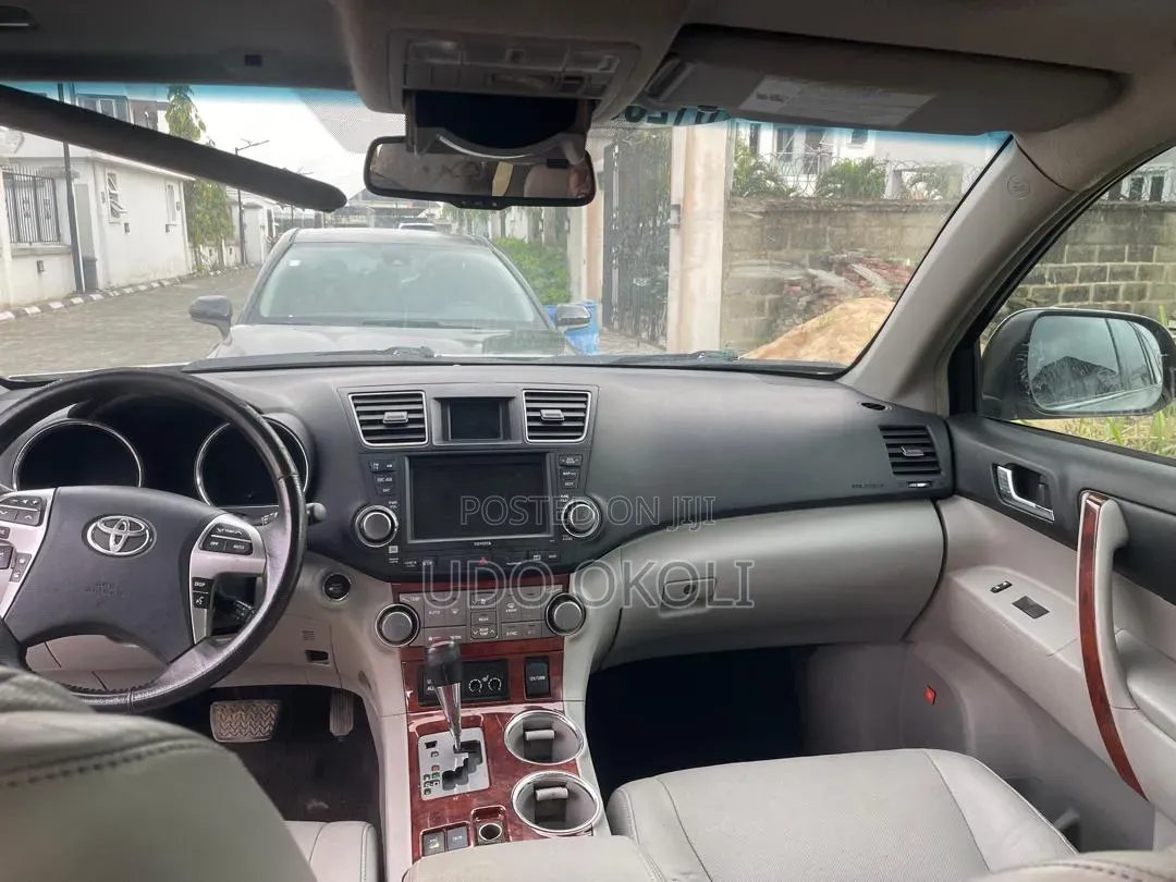 Toyota Highlander Limited 2012 Silver