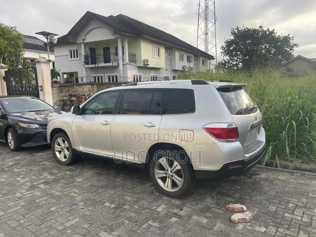 Toyota Highlander Limited 2012 Silver
