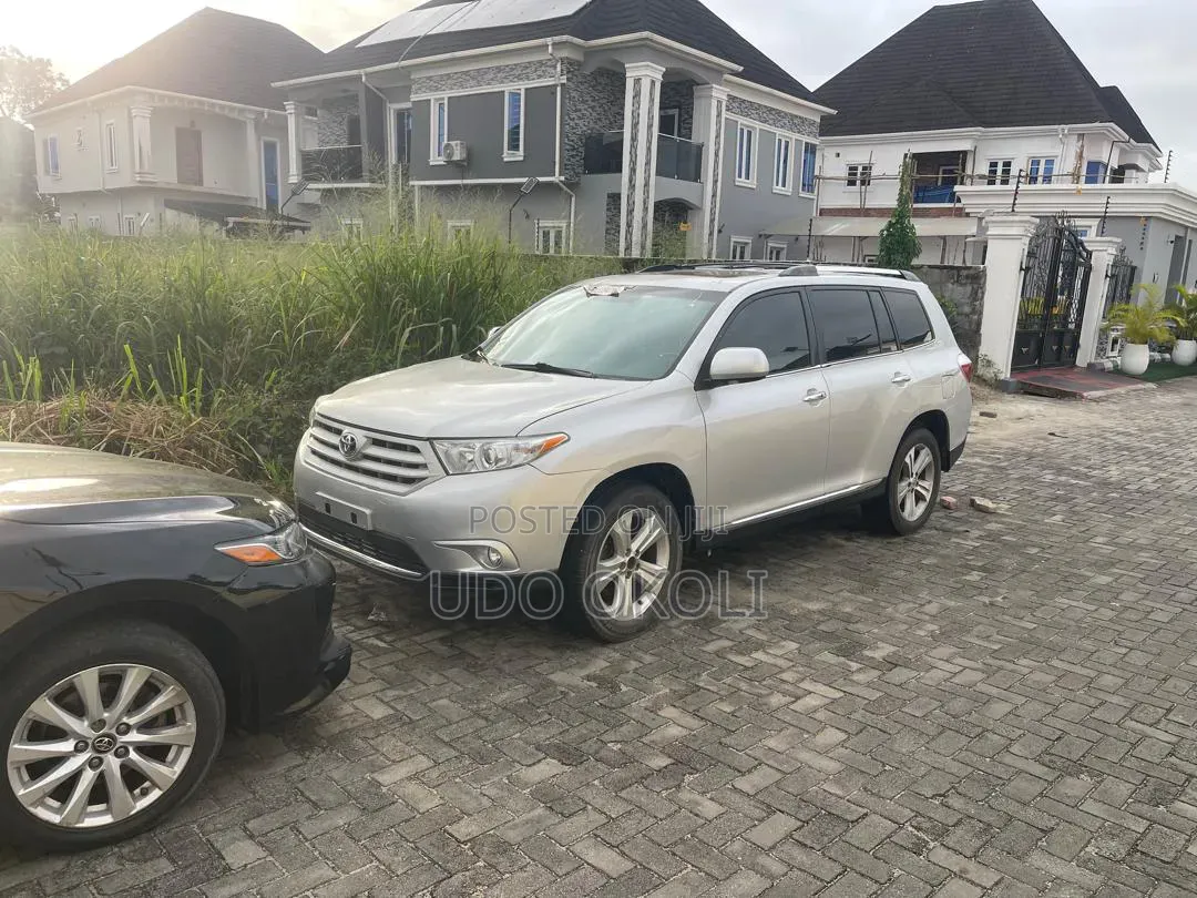 Toyota Highlander Limited 2012 Silver