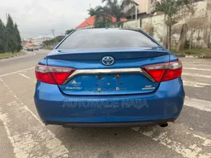 Toyota Camry SE w/Special Edition Pkg (2.5L 4cyl 6A) 2016 Blue