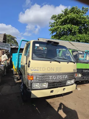 Toyota Dyna 200 Long Frame 3RZ Engine ( Unregistered)