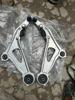 Lower Arm Control Nissan Pathfinder 2016