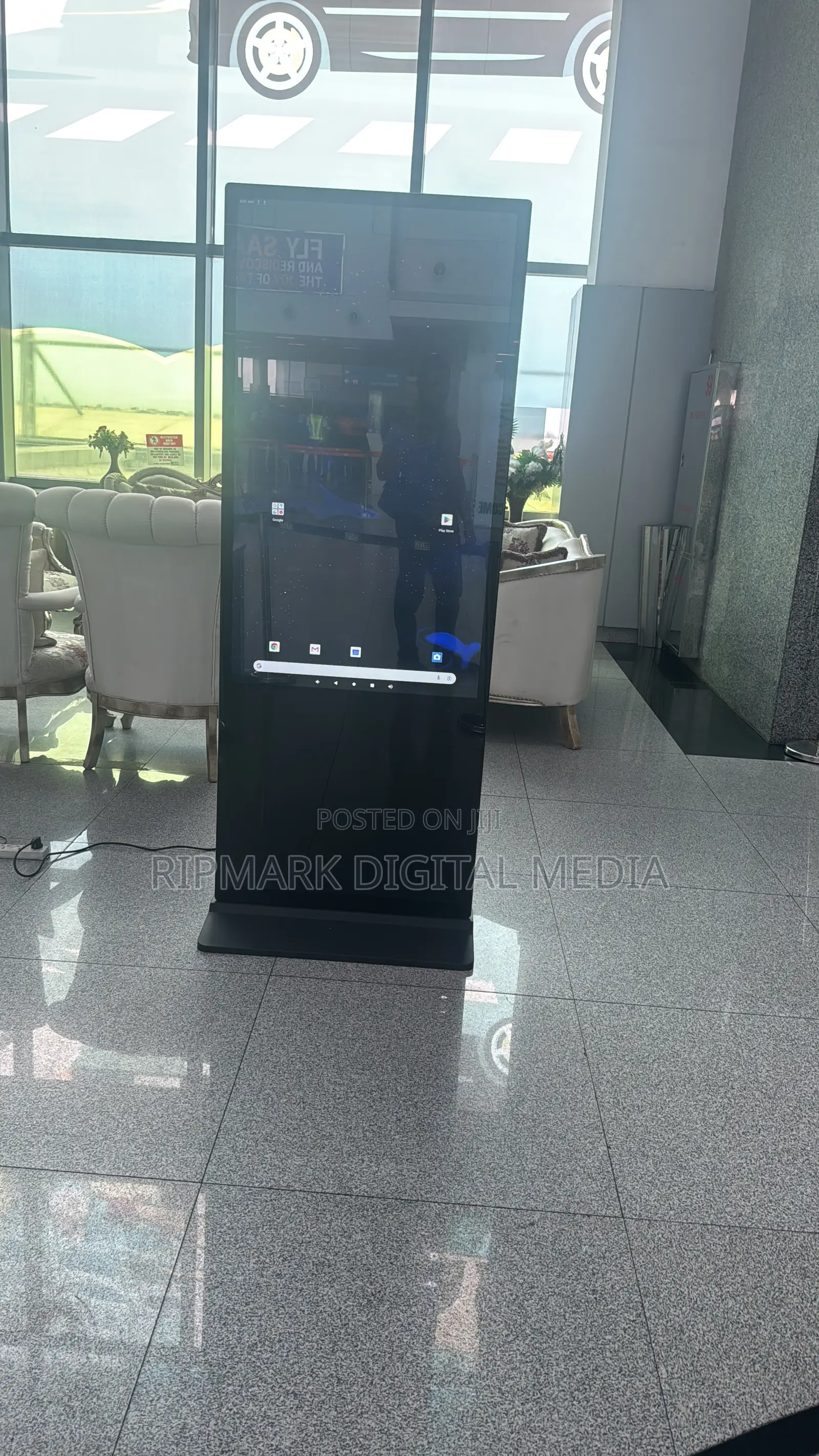 55 Inch Smart Touch Screen Kiosk 4K Android Advertising Display