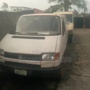 Volkswagen Transporter 1999 White
