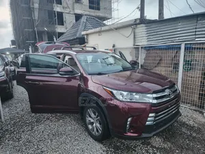 Toyota Highlander XLE 4dr SUV (3.5L 6cyl 6A) 2015 Red