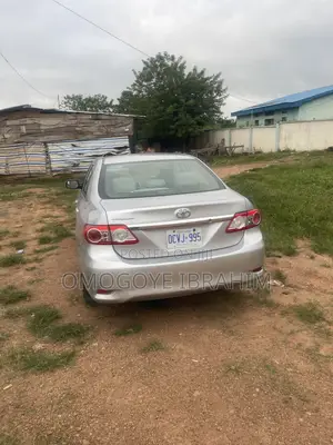 Toyota Corolla 2011 Silver