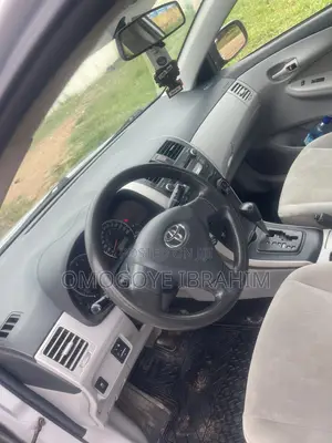 Toyota Corolla 2011 Silver