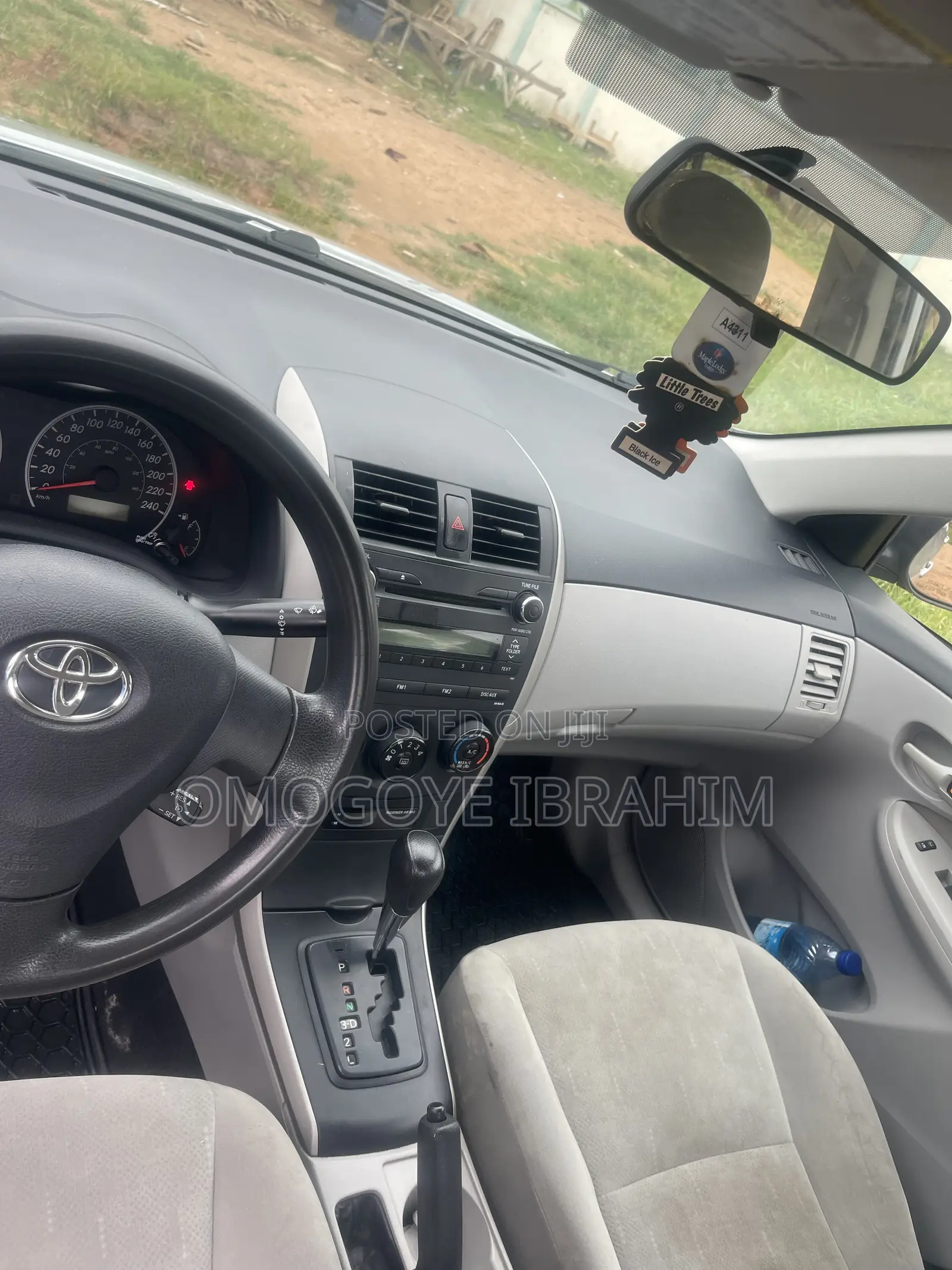Toyota Corolla 2011 Silver