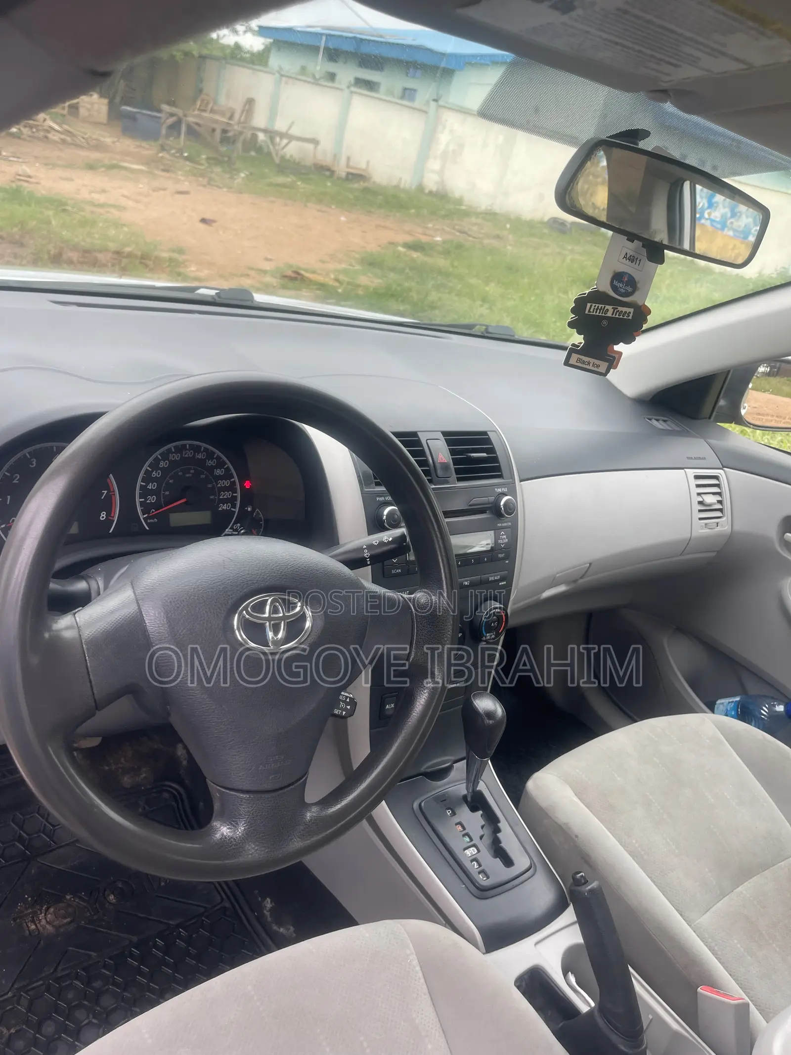 Toyota Corolla 2011 Silver
