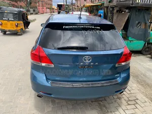 Toyota Venza LE 2010 Blue