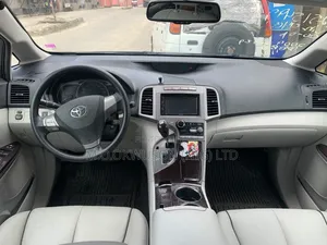 Toyota Venza LE 2010 Blue