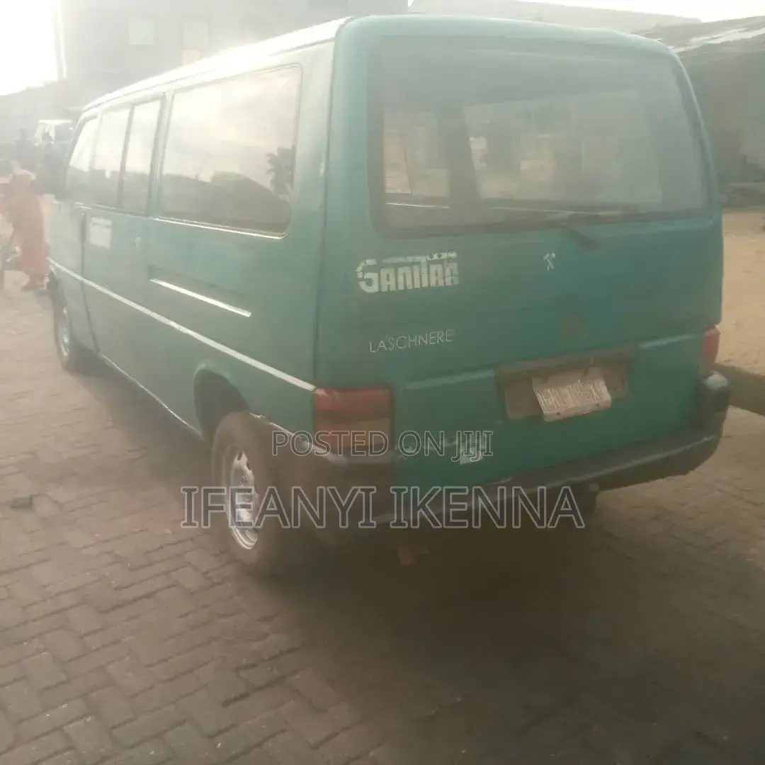 Volkswagen Transporter 2000 Blue