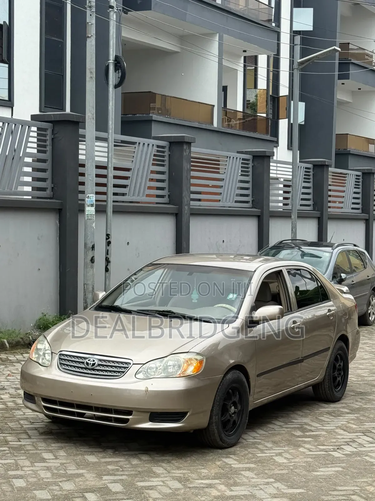 Toyota Corolla LE 2004 Gold