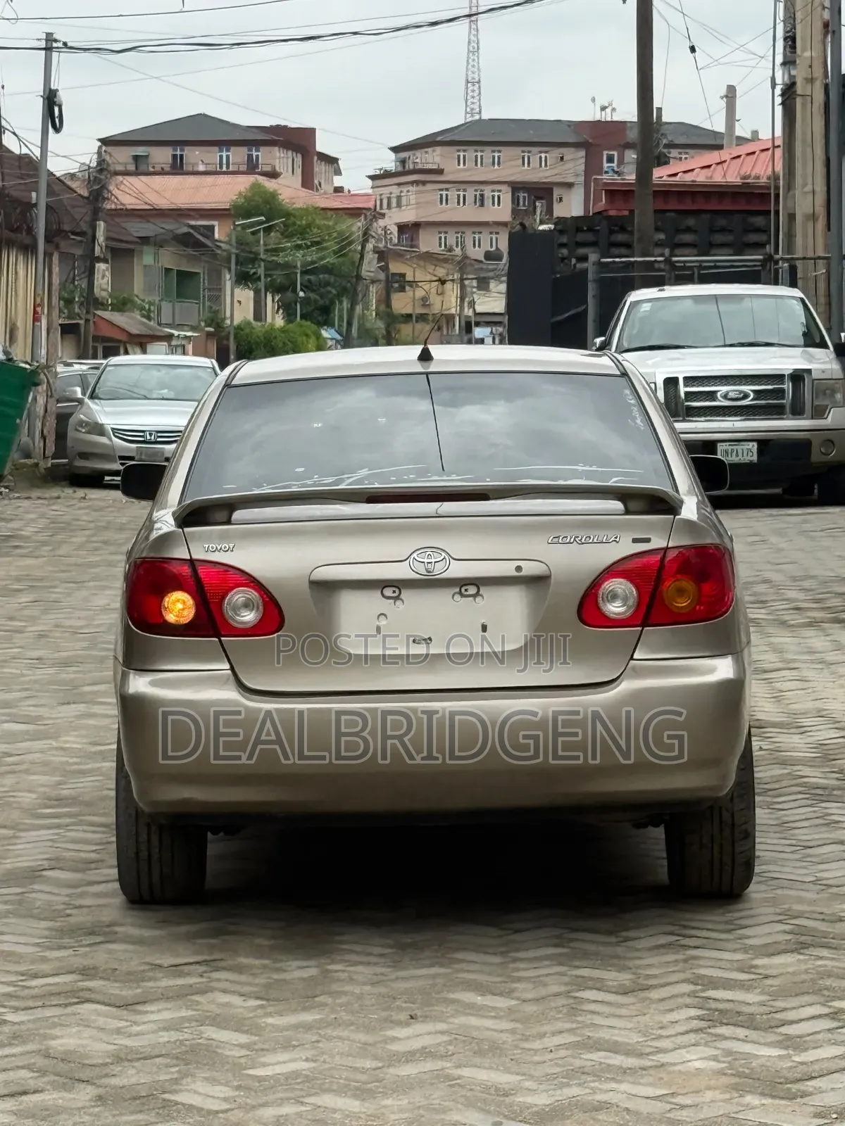 Toyota Corolla LE 2004 Gold
