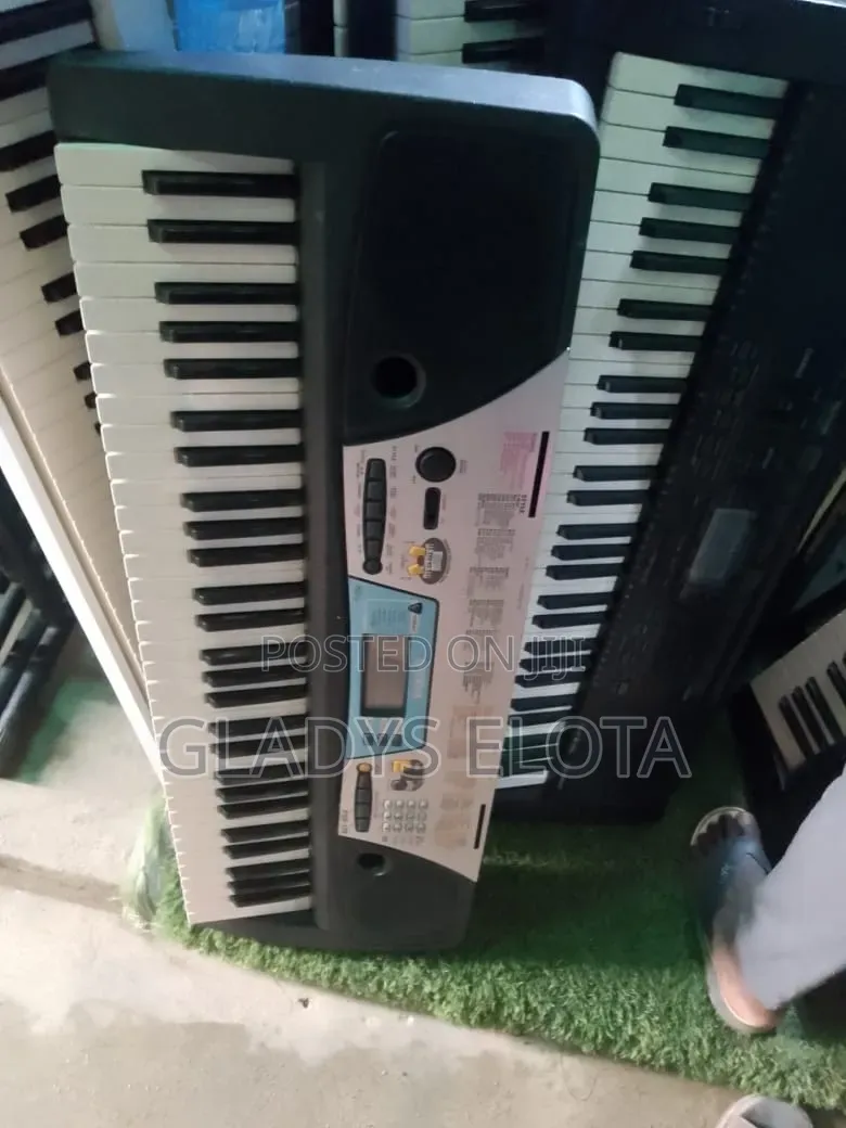 PSR 170 Yamaha Keyboard