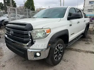 Toyota Tundra 2014 White