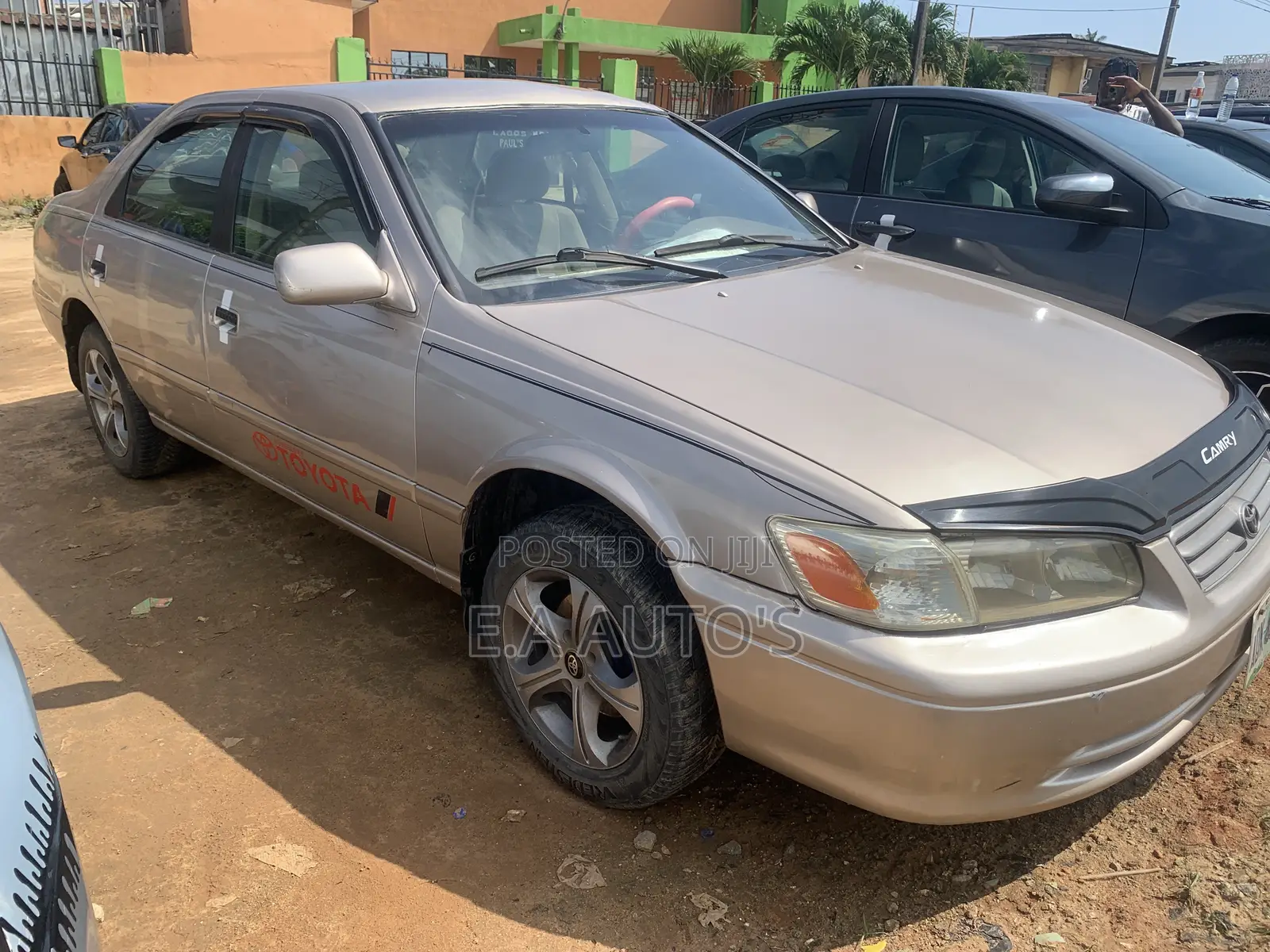 Toyota Camry 2000 Gold