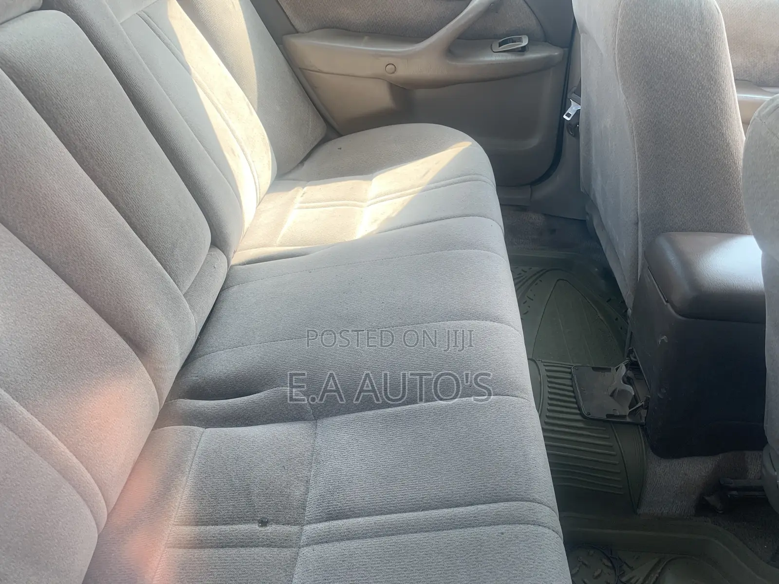 Toyota Camry 2000 Gold