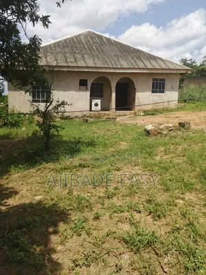 4bdrm Bungalow in Ayobo for sale