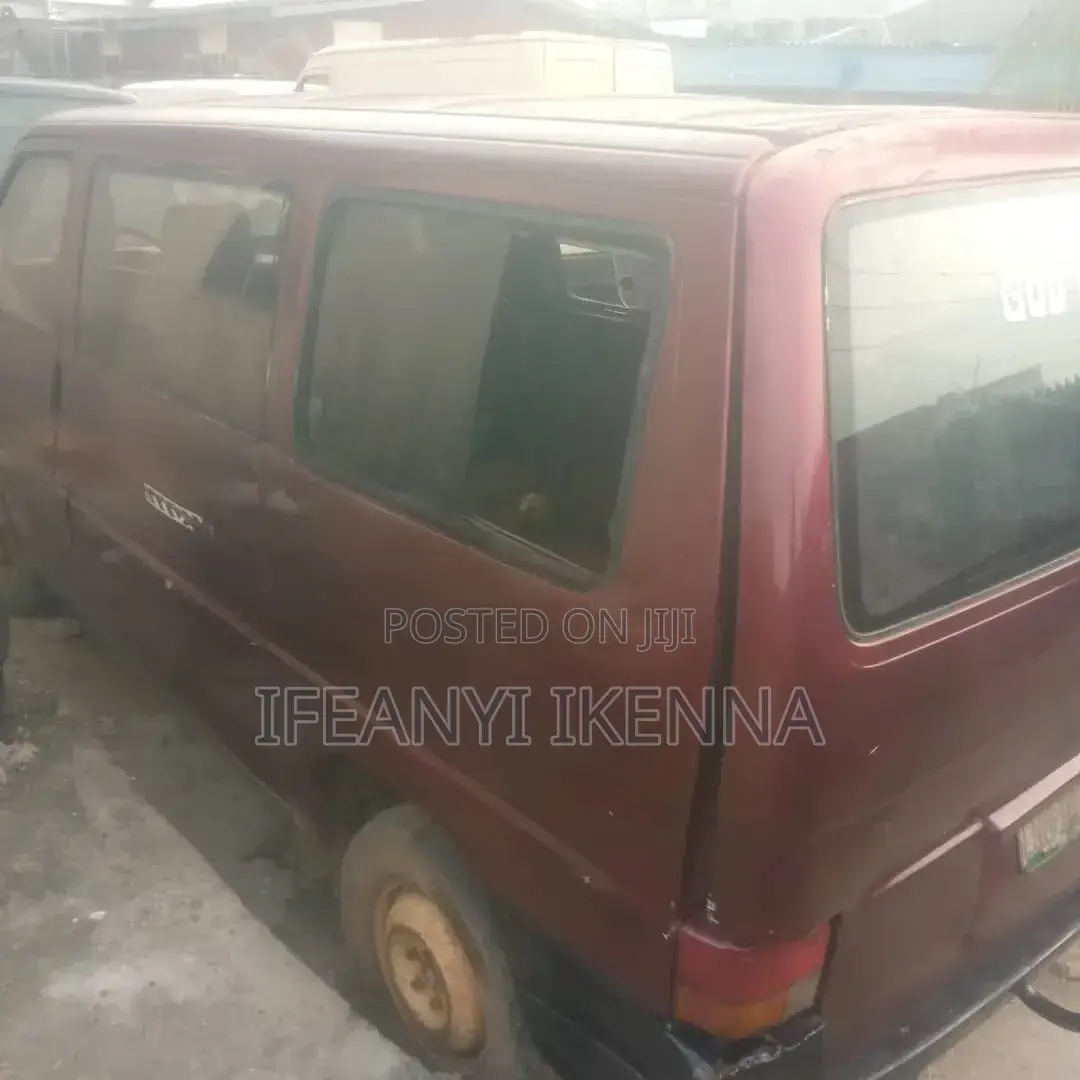 Volkswagen Transporter 2004 Red
