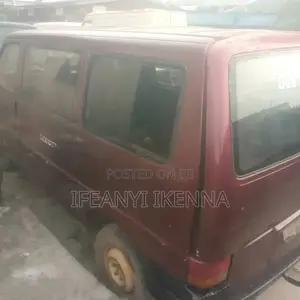 Volkswagen Transporter 2004 Red