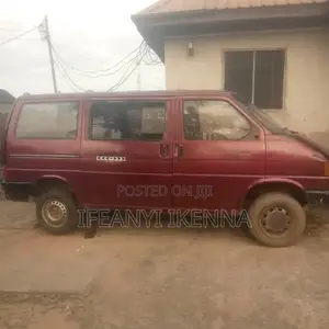 Volkswagen Transporter 2004 Red