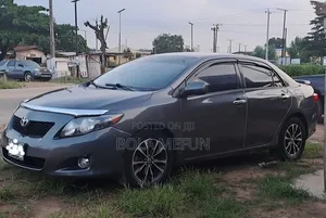 Toyota Corolla XLE 4dr Sedan (1.8L 4cyl 4A) 2010 Gray