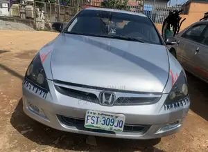 Honda Accord 2004 Silver