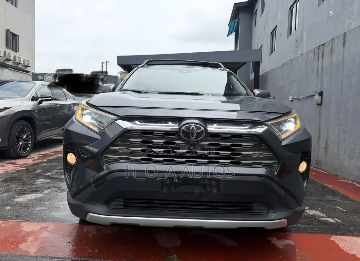 Toyota RAV4 Limited 2021 Gray