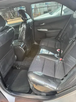 Toyota Camry SE 4dr Sedan (2.5L 4cyl 6A) 2013 Silver
