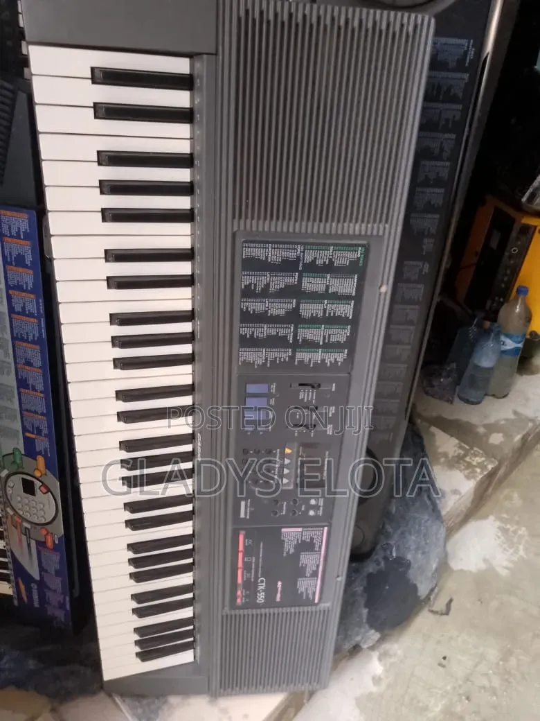 PSR 550 Yamaha Keyboard