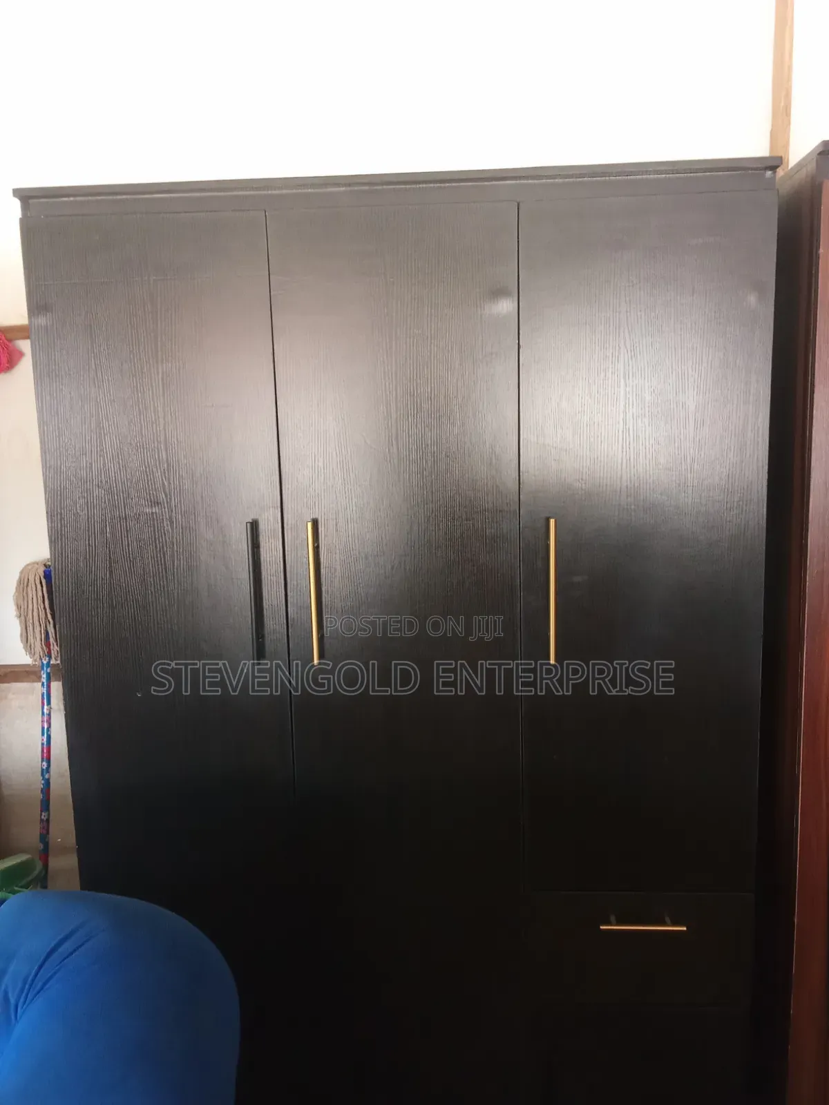 Modern Black Wardrobe | Spacious Storage & Elegant Gold Details