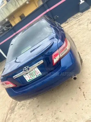 Toyota Camry LE 4dr Sedan (2.5L 4cyl 6AM) 2010 Blue