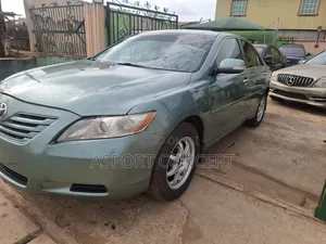Toyota Camry 2.4 LE 2008 Pearl