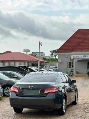 Toyota Camry 2010 Gray