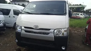 Toyota HiAce 2010 White
