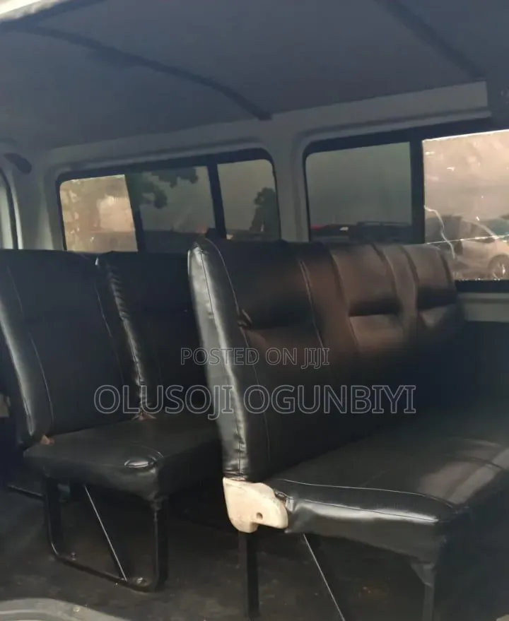 Toyota HiAce 2010 White