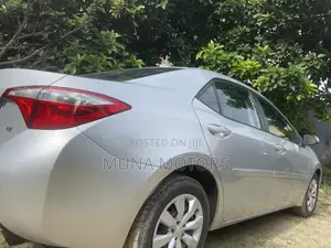 Toyota Corolla LE 4dr Sedan (1.8L 4cyl CVT) 2016 Silver
