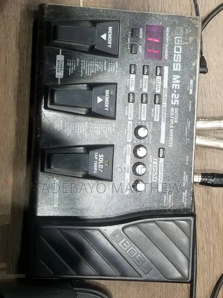 Boss Me-25 Multi-Effects Pedal