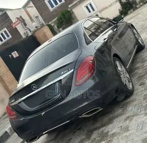 Mercedes-Benz C300 Base Sedan RWD (2.0L 4cyl 7A) 2016 Gray