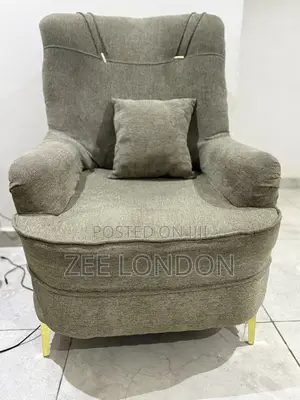 Zee’s Funiture Pick Up