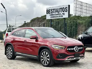 Mercedes-Benz GLA 250 2021 Red